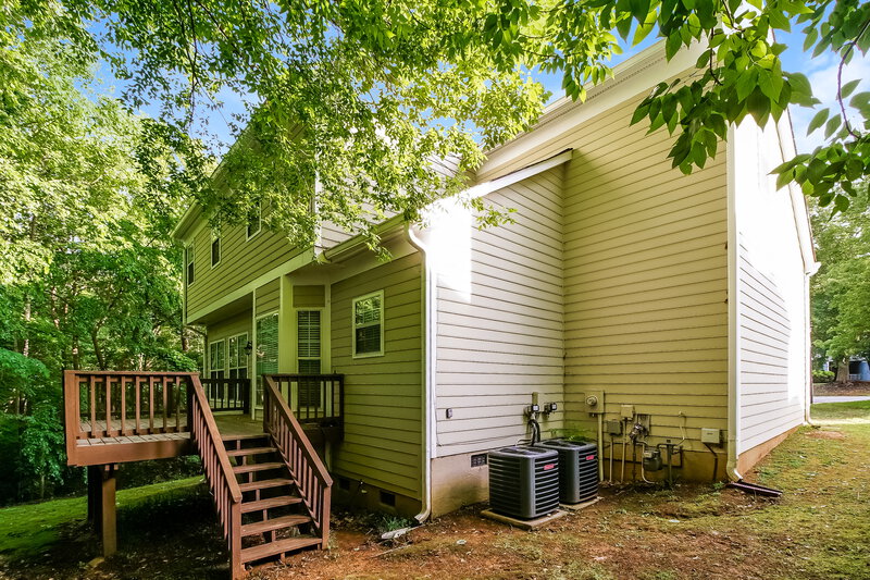 2,275/Mo, 5202 Hedgecrest Pl Charlotte, NC 28269 Rear View 2