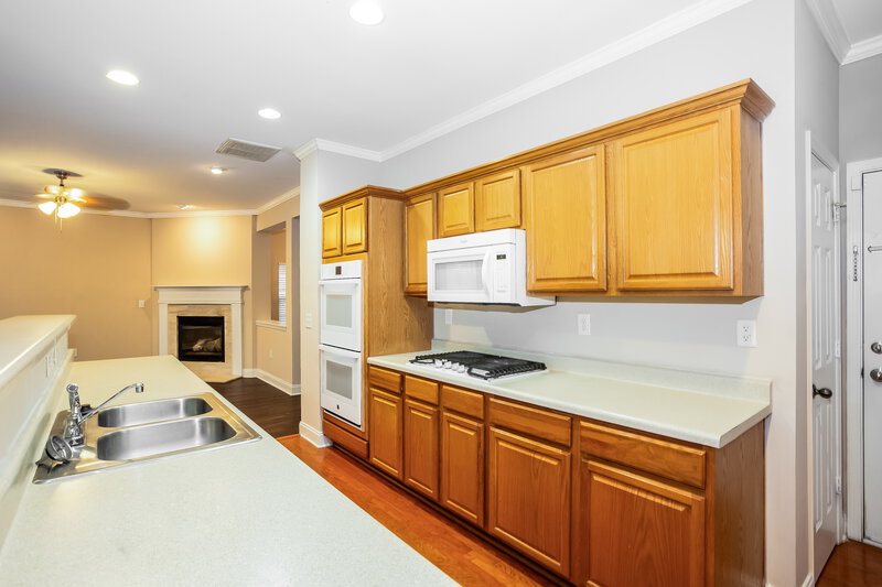 2,185/Mo, 13633 Coram Pl Charlotte, NC 28213 Kitchen View