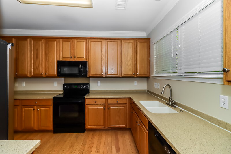 3,040/Mo, 6110 Colonial Garden Dr Huntersville, NC 28078 Kitchen View 2