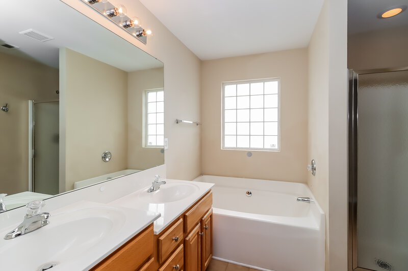 3,040/Mo, 6110 Colonial Garden Dr Huntersville, NC 28078 Main Bathroom View