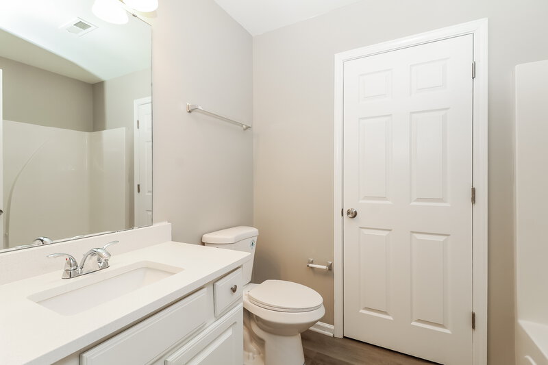 2,025/Mo, 1104 Ametrine Ln Dallas, NC 28034 Bathroom View