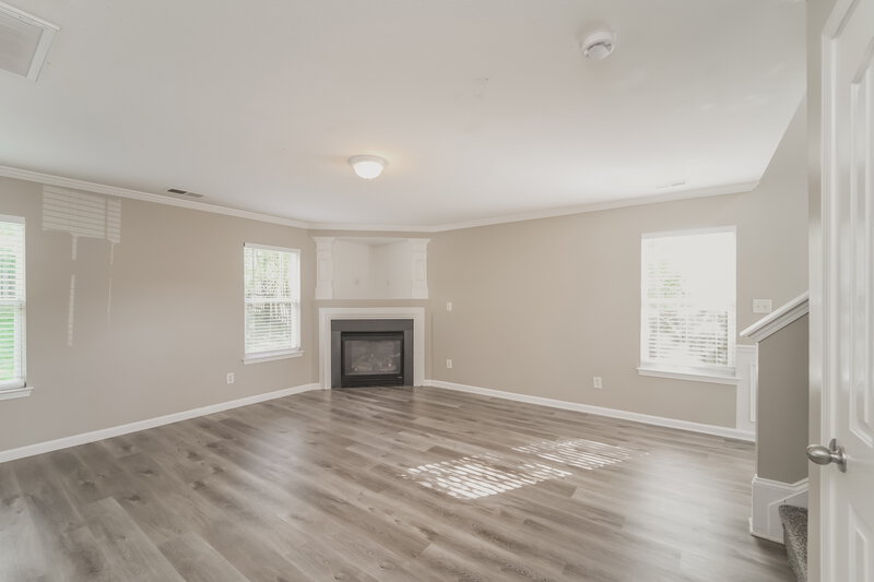 2,015/Mo, 3910 Hunter Hill Ln Charlotte, NC 28216 Living Room View