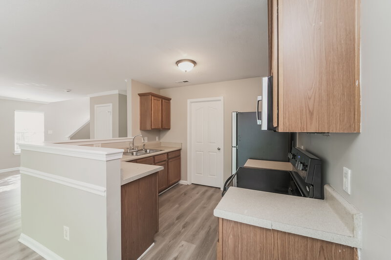 2,015/Mo, 3910 Hunter Hill Ln Charlotte, NC 28216 Kitchen View