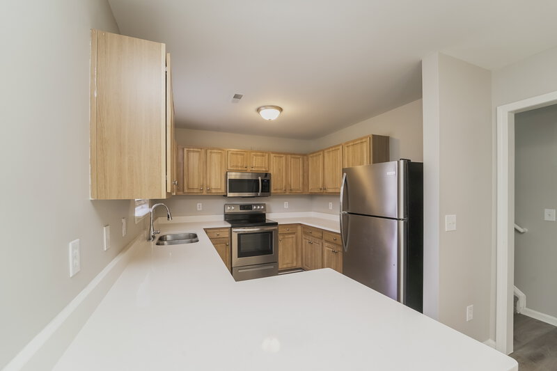 1,960/Mo, 4114 Hathaway Hills Dr Charlotte, NC 28214 Kitchen View 2