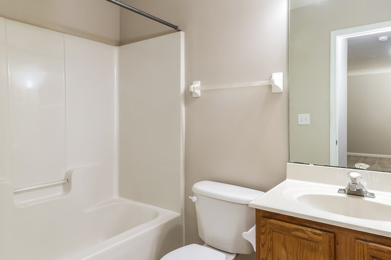 1,855/Mo, 7950 Bristle Ln Charlotte, NC 28214 Bathroom View