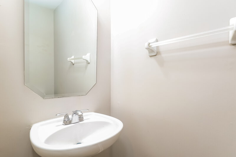 1,855/Mo, 7950 Bristle Ln Charlotte, NC 28214 Bathroom View 2