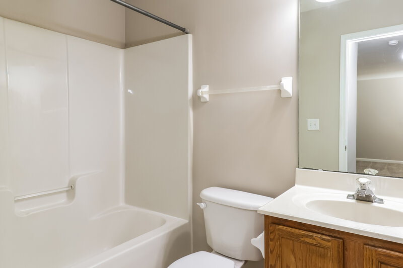 1,855/Mo, 7950 Bristle Ln Charlotte, NC 28214 Bathroom View 3