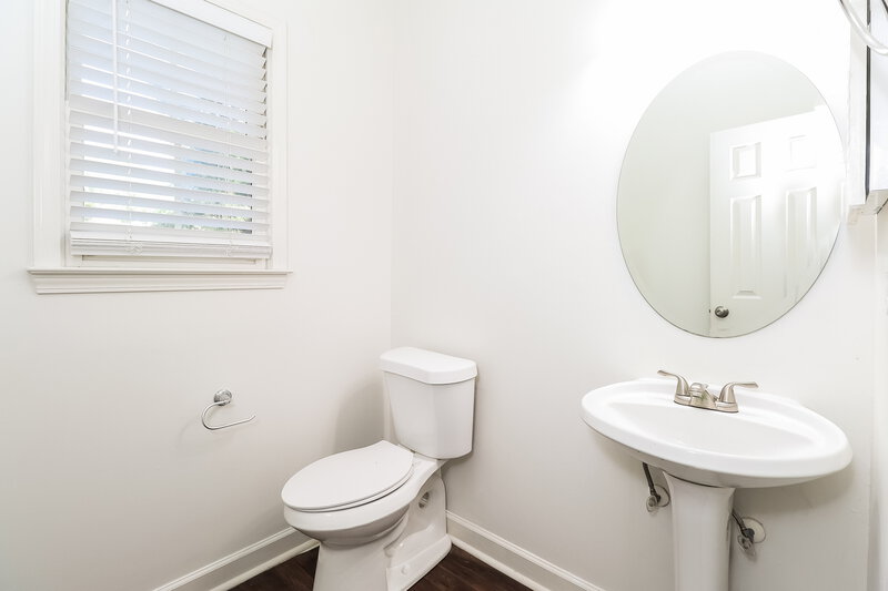 2,635/Mo, 12400 Henderson Hill Rd Huntersville, NC 28078 Bathroom View 2