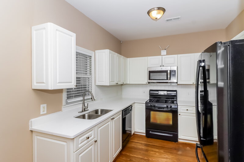 1,800/Mo, 9419 Holly Bend Ln Huntersville, NC 28078 Kitchen View