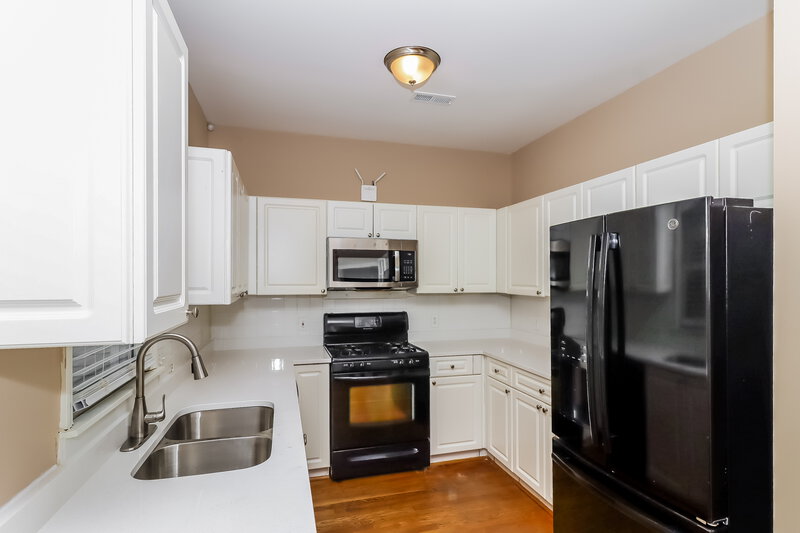 1,800/Mo, 9419 Holly Bend Ln Huntersville, NC 28078 Kitchen View 2