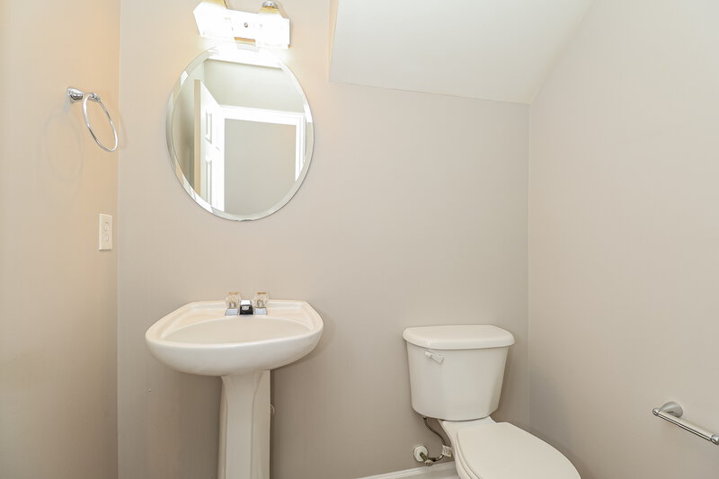 2,005/Mo, 3011 Mallard Forest Dr Charlotte, NC 28269 Bathroom View 2