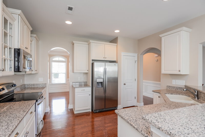 5,950/Mo, 8020 Whitehawk Hill Rd Waxhaw, NC 28173 Kitchen View