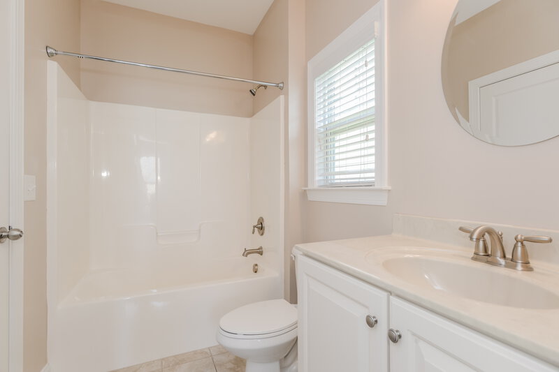 5,950/Mo, 8020 Whitehawk Hill Rd Waxhaw, NC 28173 Bathroom View 2
