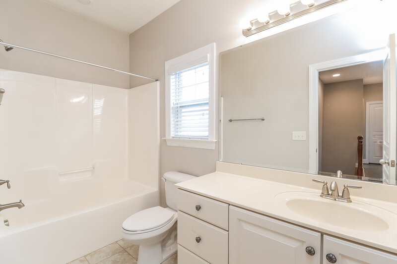 4,085/Mo, 8020 Whitehawk Hill Rd Waxhaw, NC 28173 Bathroom View