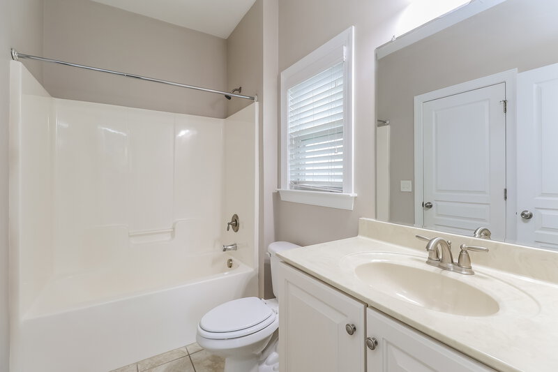 4,085/Mo, 8020 Whitehawk Hill Rd Waxhaw, NC 28173 Bathroom View 2