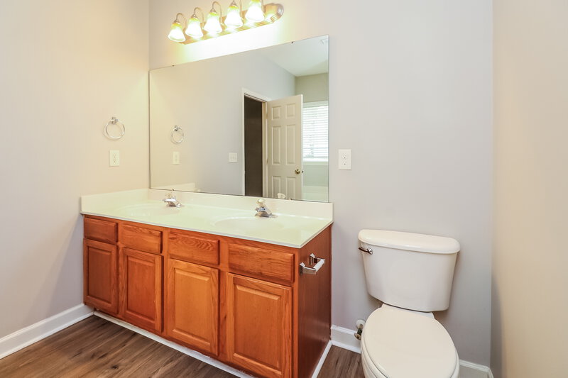 1,995/Mo, 4215 Sebring Ct SW Concord, NC 28025 Main Bathroom View