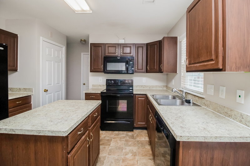 1,760/Mo, 1088 Meadowbrook Ln SW Concord, NC 28027 Kitchen View