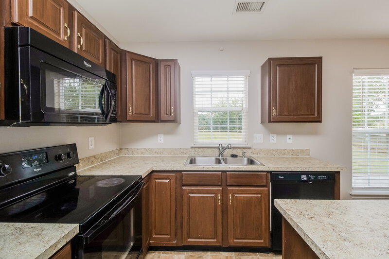 1,760/Mo, 1088 Meadowbrook Ln SW Concord, NC 28027 Kitchen View 2