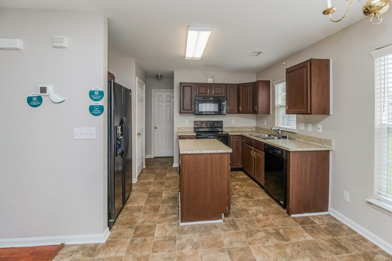 1,760/Mo, 1088 Meadowbrook Ln SW Concord, NC 28027 Kitchen View 3