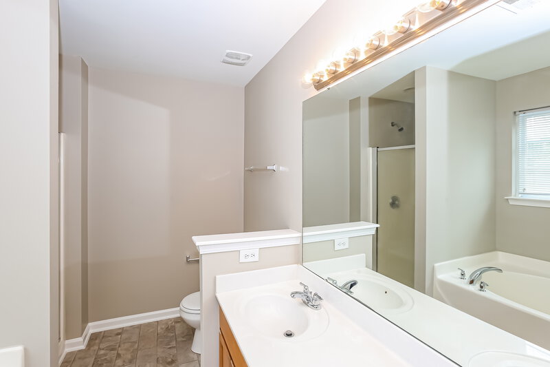 1,975/Mo, 1655 Moss Creek Dr Harrisburg, NC 28075 Main Bathroom View