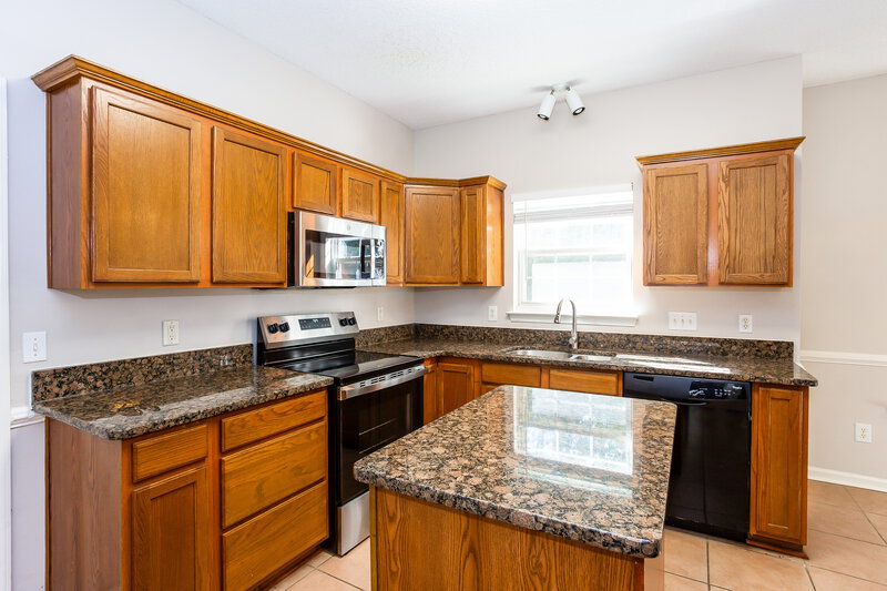 0/Mo, 7530 Wilkins Terrace Dr Charlotte, NC 28269 Kitchen View