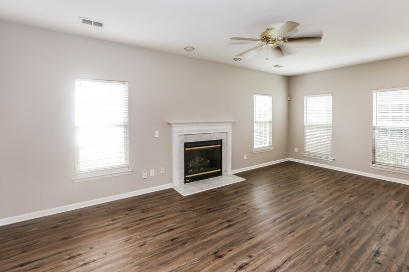 2,155/Mo, 9127 Swallow Tail Ln Charlotte, NC 28269 Living Room View