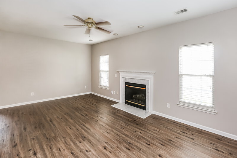 2,155/Mo, 9127 Swallow Tail Ln Charlotte, NC 28269 Living Room View 2