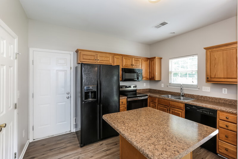 2,155/Mo, 9127 Swallow Tail Ln Charlotte, NC 28269 Kitchen View