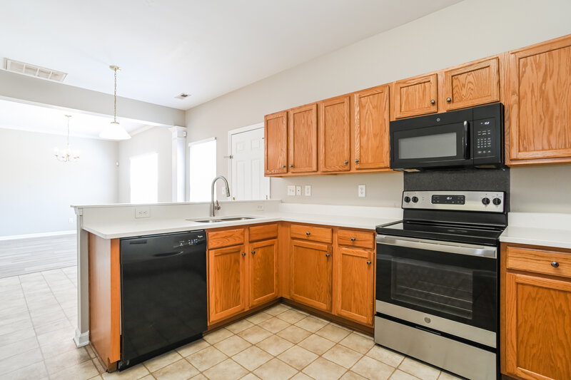 1,860/Mo, 1344 Bray Dr Charlotte, NC 28214 Kitchen View 2