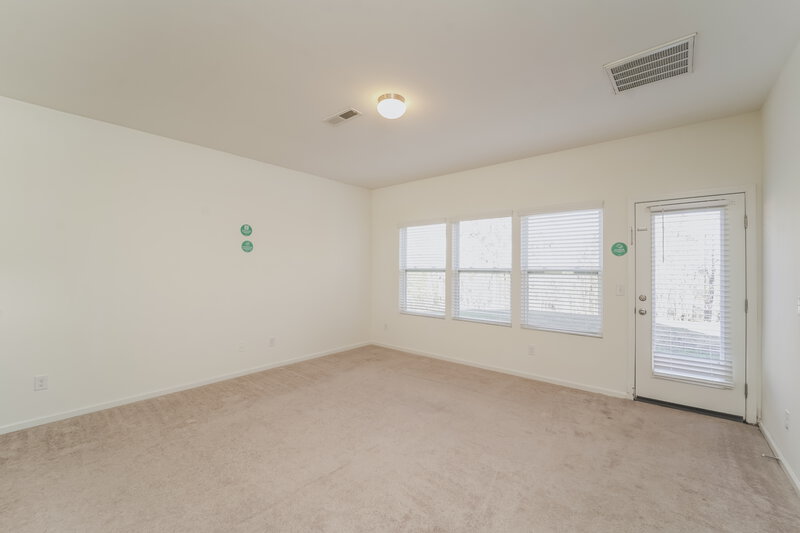 1,730/Mo, 5814 Ringneck Rd Charlotte, NC 28216 Living Room View