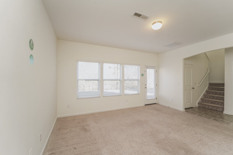 1,730/Mo, 5814 Ringneck Rd Charlotte, NC 28216 Living Room View 2
