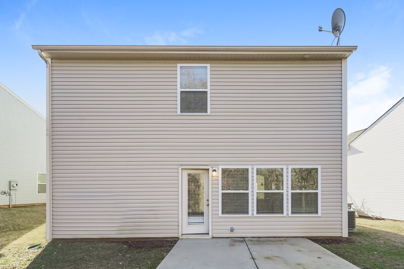 1,730/Mo, 5814 Ringneck Rd Charlotte, NC 28216 Rear View