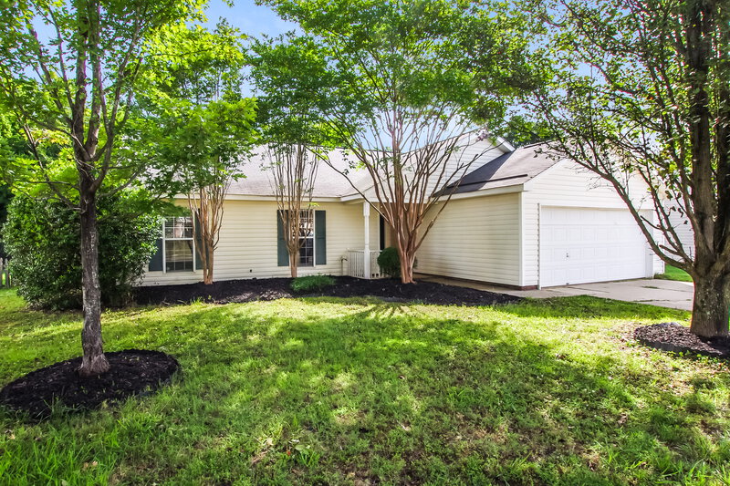 2,050/Mo, 14103 Southbridge Forest Dr Charlotte, NC 28273 Front View