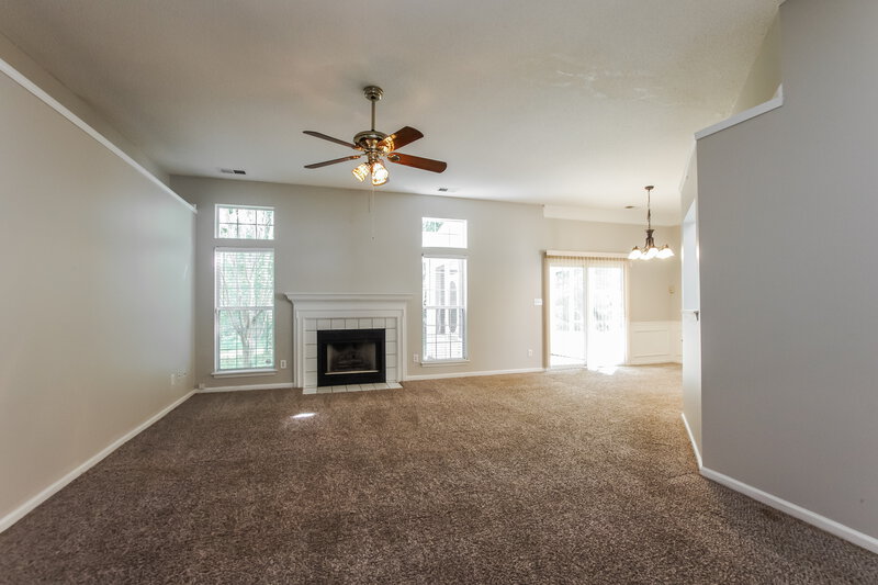 2,050/Mo, 14103 Southbridge Forest Dr Charlotte, NC 28273 Living Room View