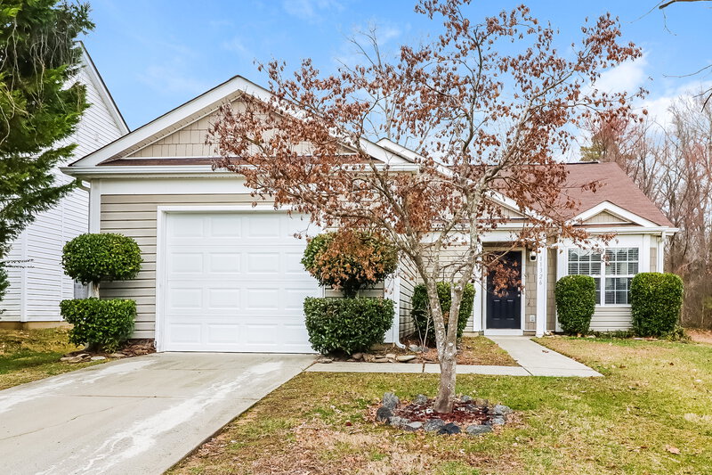1,810/Mo, 11326 Northwoods Forest Dr Charlotte, NC 28214 External View