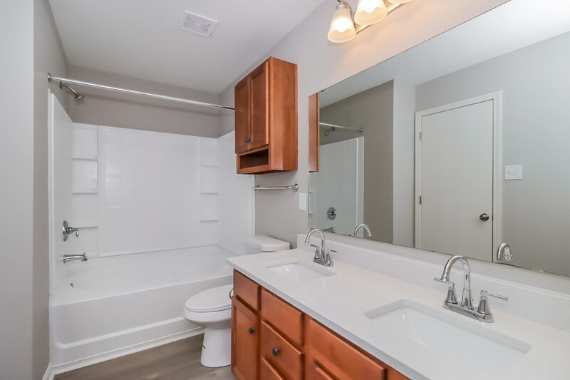 1,860/Mo, 4243 Kellybrook Dr Concord, NC 28025 Main Bathroom View