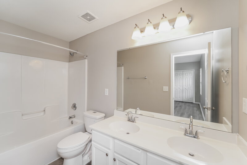 1,985/Mo, 5221 Valcourt Rd Charlotte, NC 28216 Misc View 11
