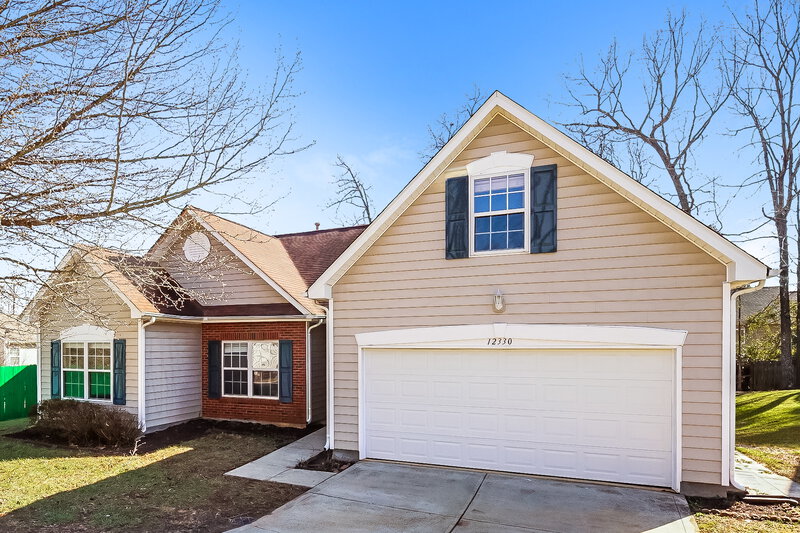 2,075/Mo, 12330 Summer Creek Ln Charlotte, NC 28269 Front View