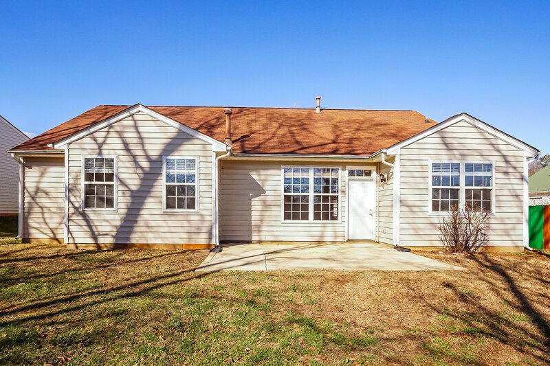 2,075/Mo, 12330 Summer Creek Ln Charlotte, NC 28269 Rear View 2