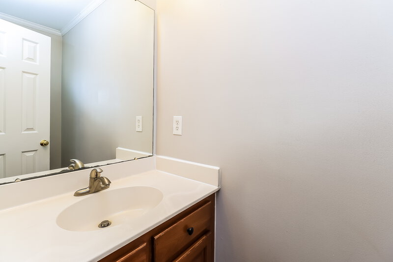 2,195/Mo, 4801 Bay Pines Ct Charlotte, NC 28269 Bathroom View 2