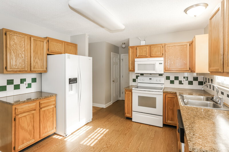 1,975/Mo, 1219 Piney Church Rd Concord, NC 28025 Kitchen View
