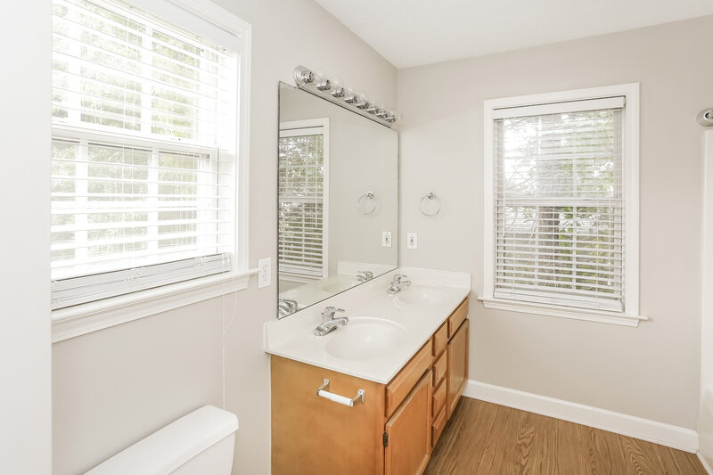 1,975/Mo, 1219 Piney Church Rd Concord, NC 28025 Main Bathroom View