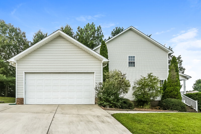 1,975/Mo, 1219 Piney Church Rd Concord, NC 28025 Garage View
