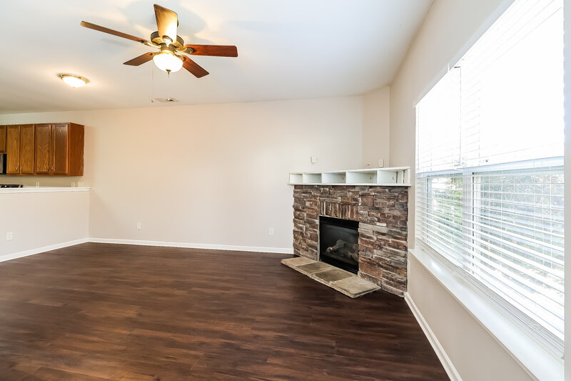 1,890/Mo, 10926 Slalom Hill Rd Charlotte, NC 28278 Living Room View 2