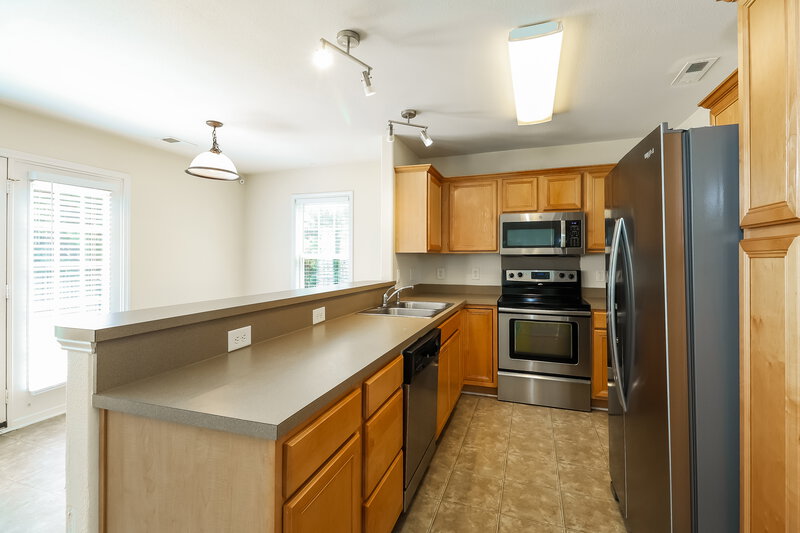 2,280/Mo, 13515 Stones Landing St Charlotte, NC 28278 Kitchen View