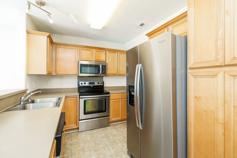 2,280/Mo, 13515 Stones Landing St Charlotte, NC 28278 Kitchen View 2