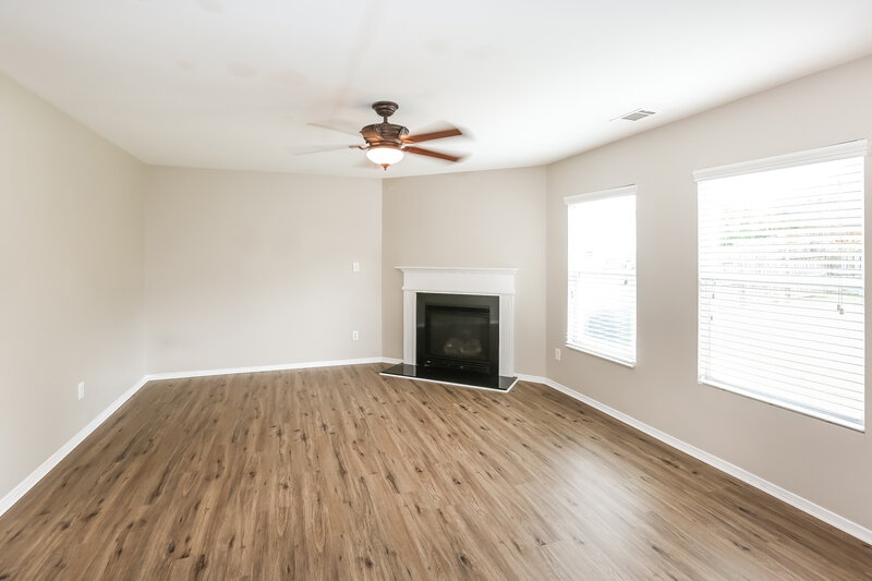 2,060/Mo, 9211 Corey Commons Ave Charlotte, NC 28216 Living Room View