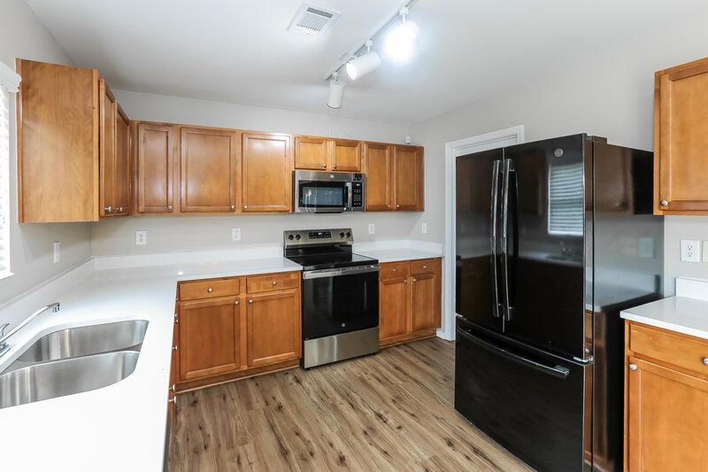 2,060/Mo, 9211 Corey Commons Ave Charlotte, NC 28216 Kitchen View