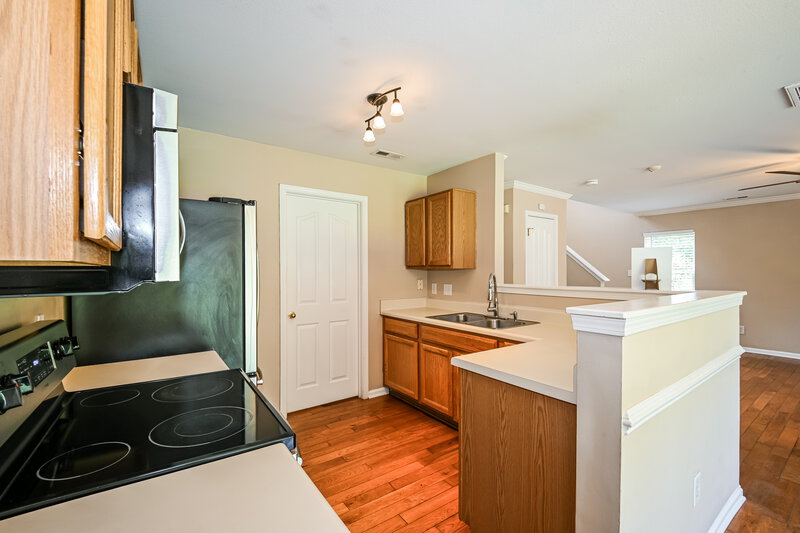 2,015/Mo, 4025 Dover Downs Dr Charlotte, NC 28216 Kitchen View