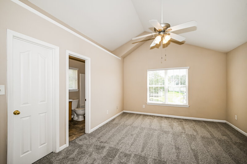 2,015/Mo, 4025 Dover Downs Dr Charlotte, NC 28216 Main Bedroom View